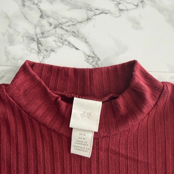 H&M Ribbed Mock Neck Top - Picture 3 of 3
